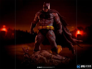 The Dark Knight Returns Batman 1/6 Scale Limited Edition Diorama Statue - Exclusive