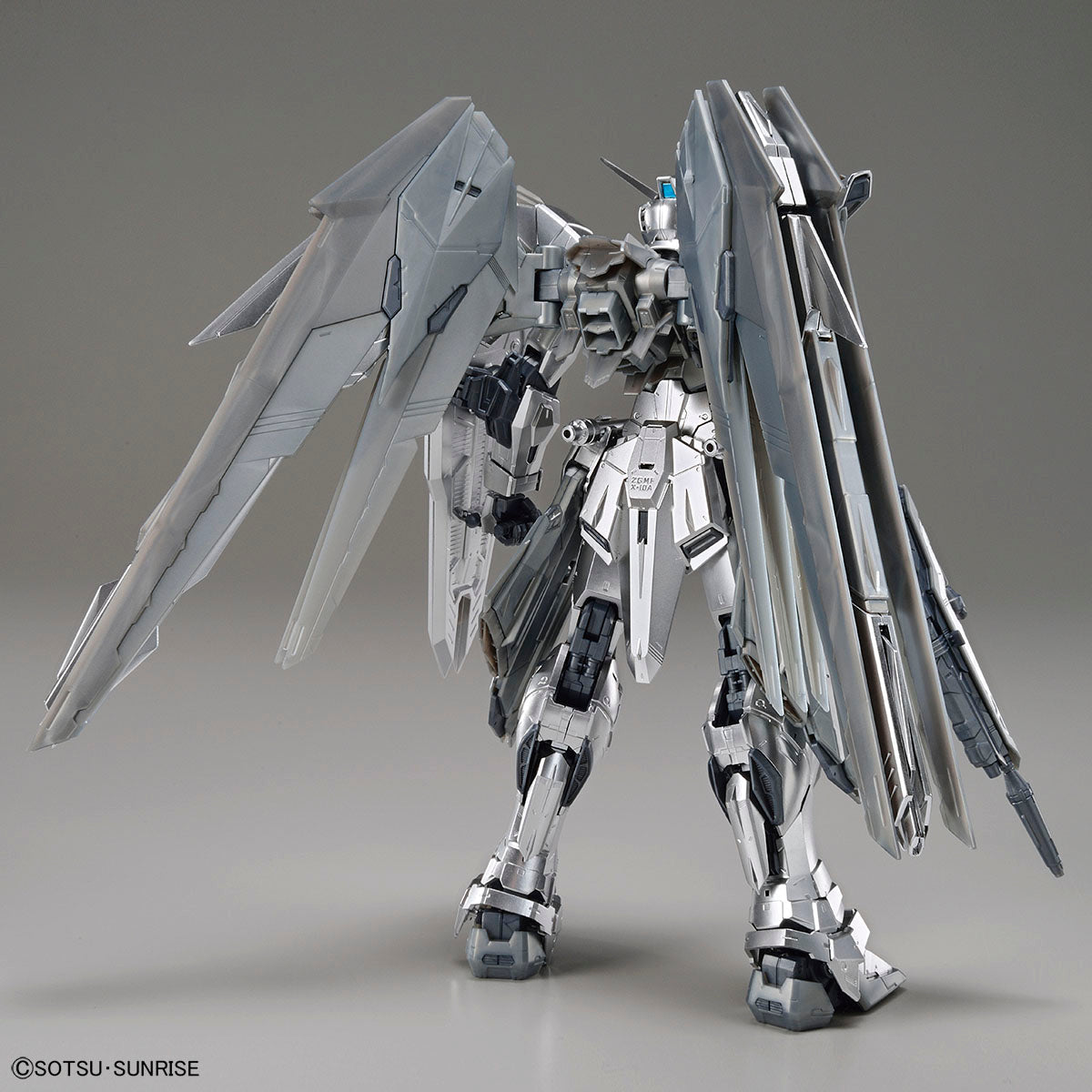 MG Freedom Gundam 2.0 [Silver Coating] - Gundam Base/P-Bandai Exclusive