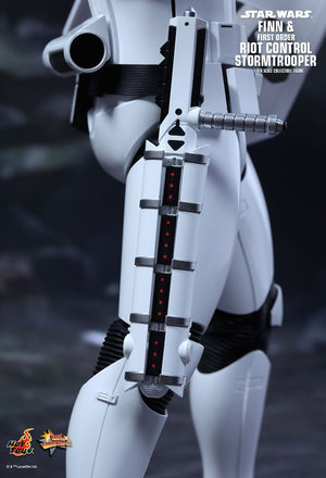 Star Wars Episode VII: Finn and First Order Riot Control Stormtrooper MMS346